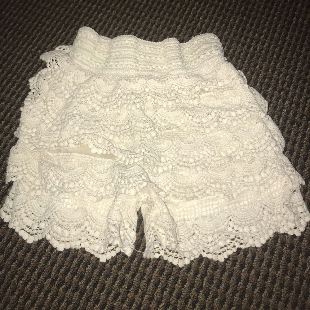 Cream ruffle shorts